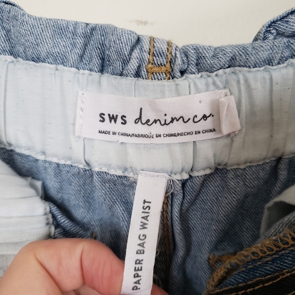 Sws waist paper bag denim shorts with belt. Sz 5 - Picture 5 of 8